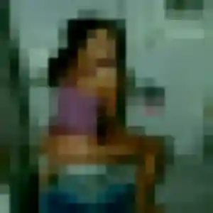 Ines de Grenade, 19 ans - rencontre coquine en toute liberté