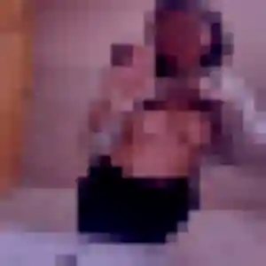 Sexy Lola, 19 ans à Jonquières-Saint-Vincent - la contacter