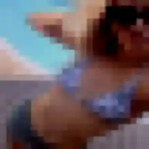 Agathe, 32 ans, en ligne à Lescure-d'Albigeois pour une rencontre coquine